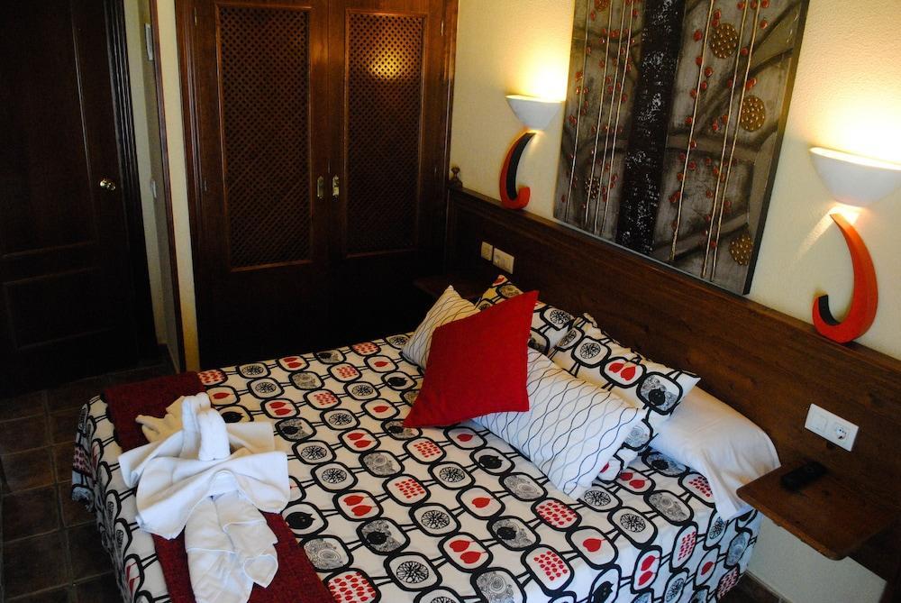 Hostal Costa De La Luz Conil De La Frontera Exteriör bild