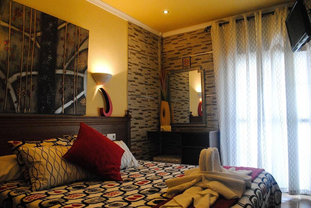 Hostal Costa De La Luz Conil De La Frontera Exteriör bild