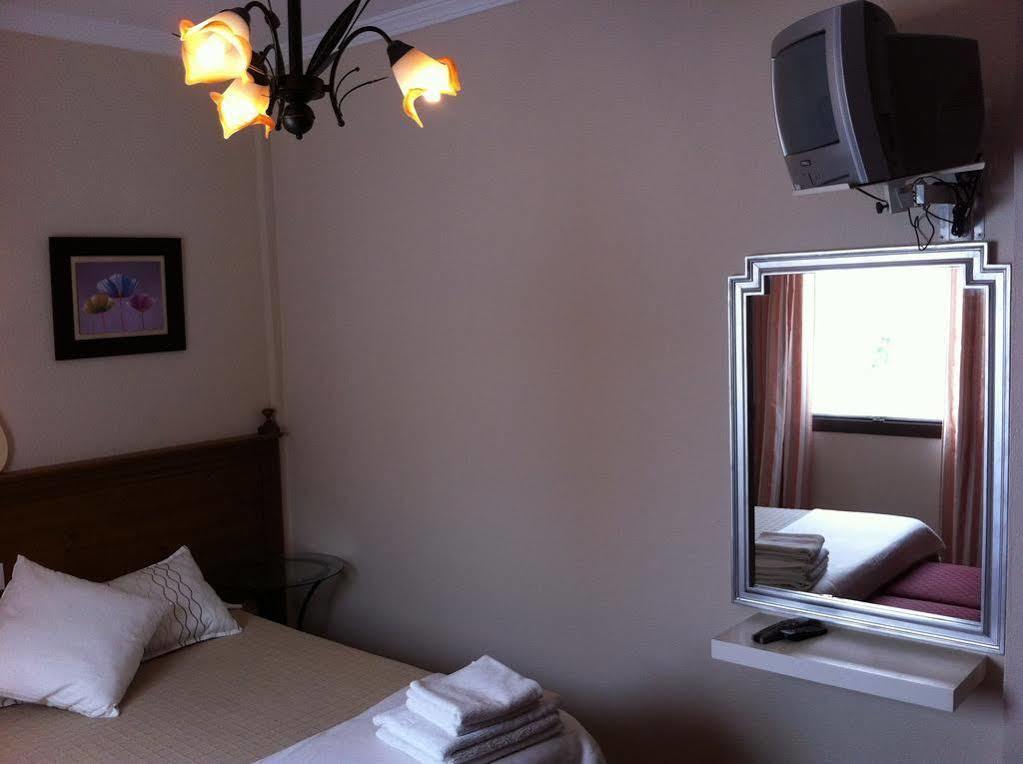 Hostal Costa De La Luz Conil De La Frontera Exteriör bild