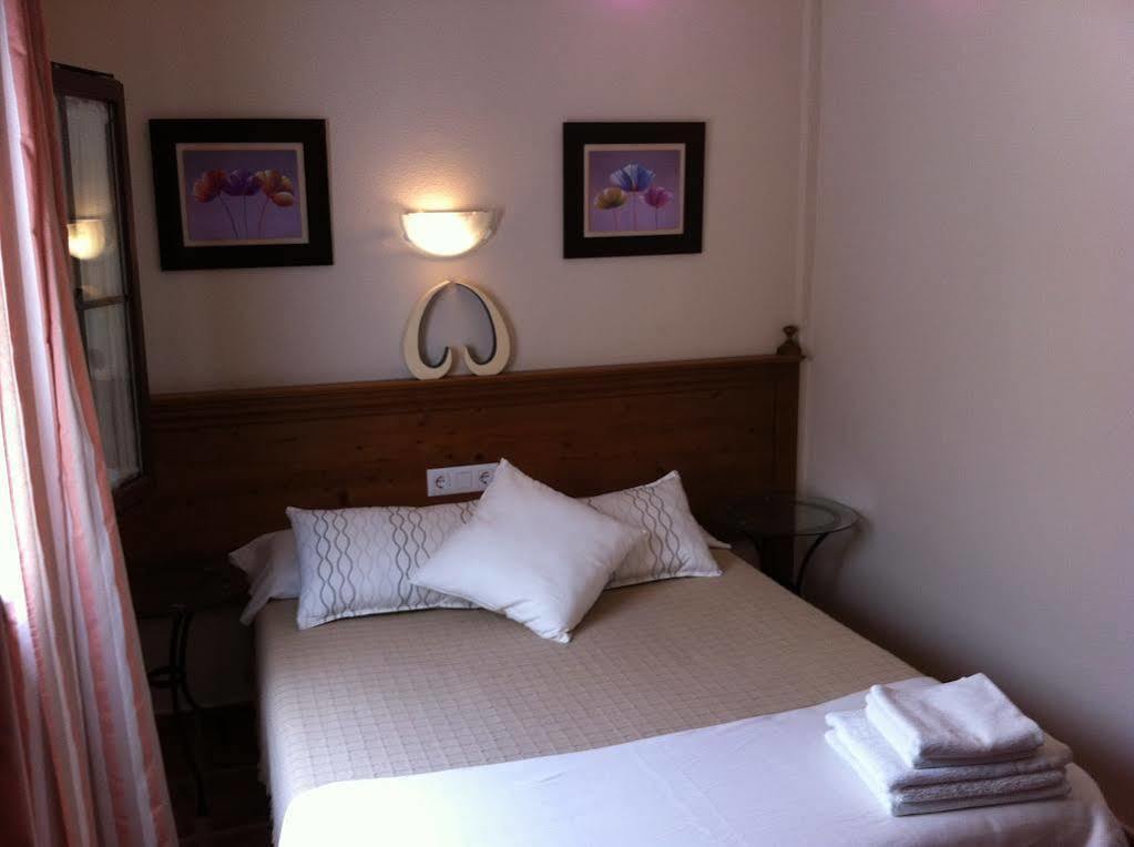 Hostal Costa De La Luz Conil De La Frontera Exteriör bild