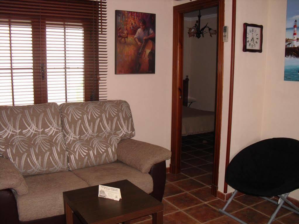 Hostal Costa De La Luz Conil De La Frontera Exteriör bild