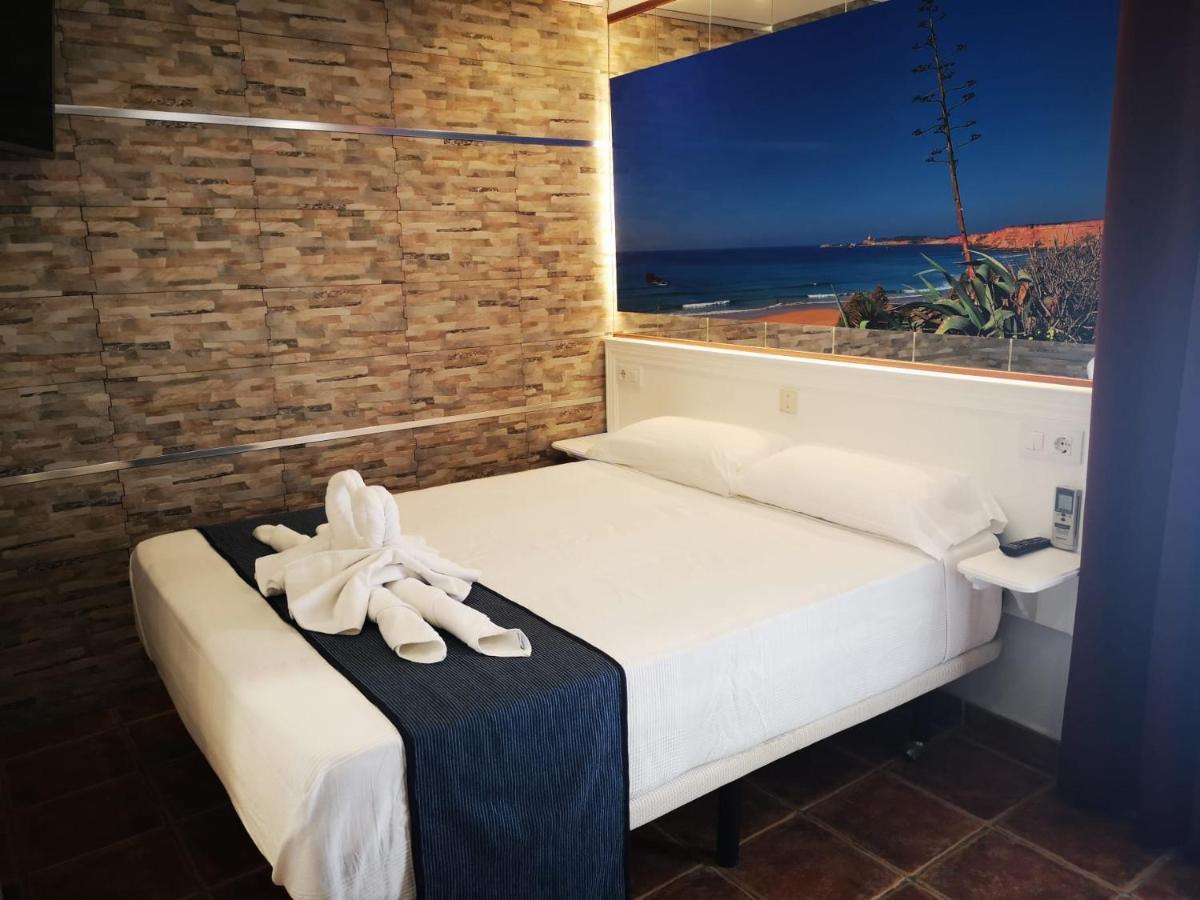 Hostal Costa De La Luz Conil De La Frontera Exteriör bild