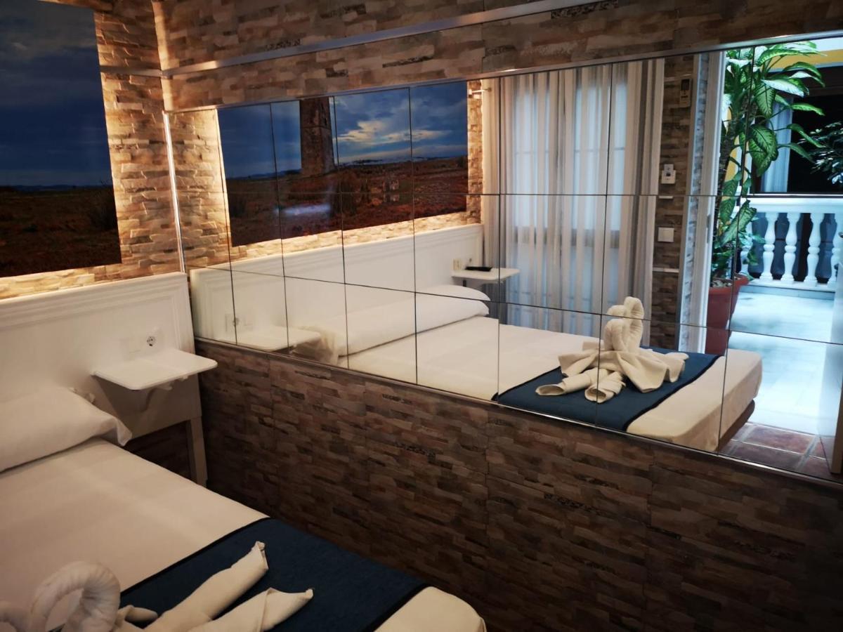 Hostal Costa De La Luz Conil De La Frontera Exteriör bild