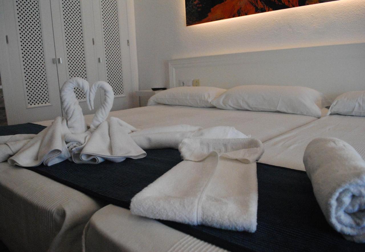 Hostal Costa De La Luz Conil De La Frontera Exteriör bild