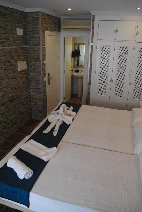 Hostal Costa De La Luz Conil De La Frontera Exteriör bild