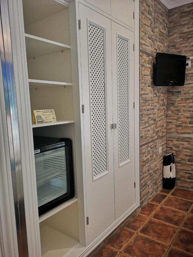 Hostal Costa De La Luz Conil De La Frontera Exteriör bild